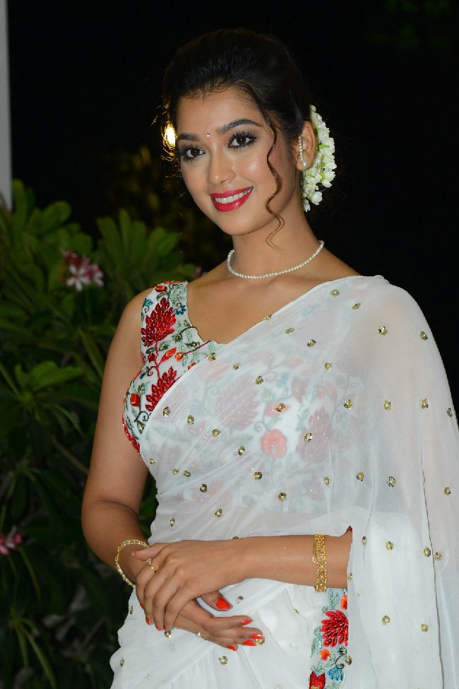 Digangana-Suryavanshi-at-Hippi-Movie-Pre-Release-Event